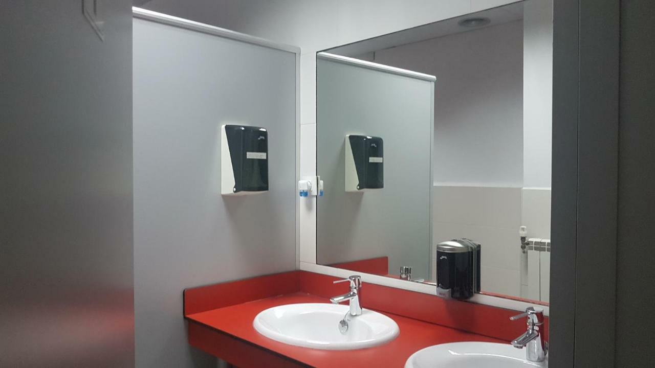 סנטנדר Hostel Royalty Albergue מראה חיצוני תמונה